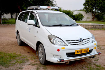 Toyota Innova car on Hire in Amritsar